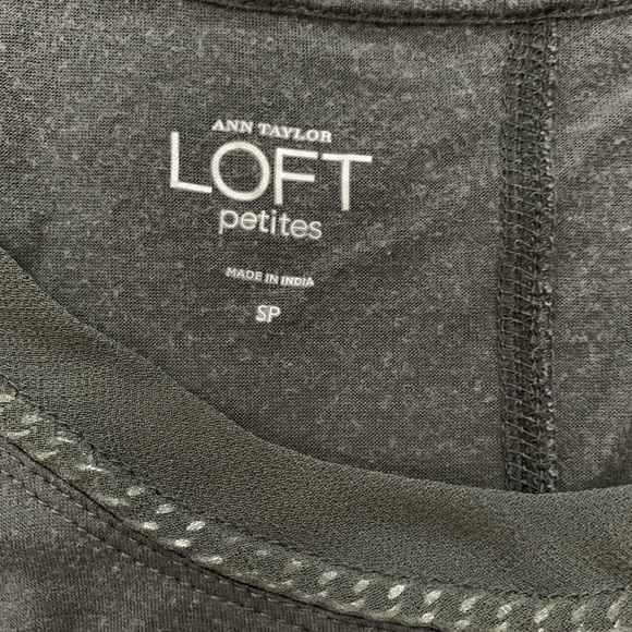 Loft chain t-shirt, size small, petite - Picture 3 of 4